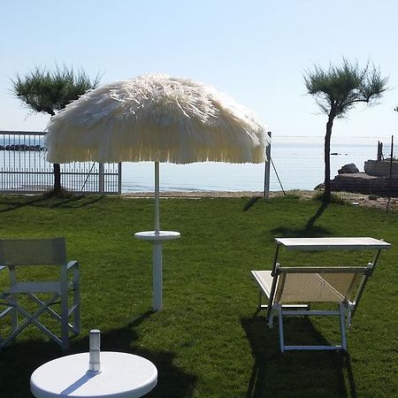 Agriturismo Frontemare 朱利亚诺瓦 外观 照片