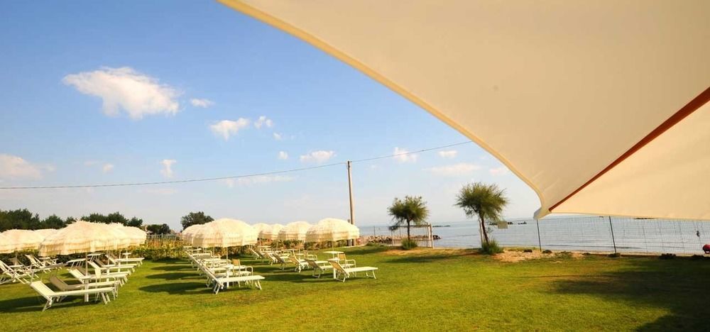 Agriturismo Frontemare 朱利亚诺瓦 外观 照片