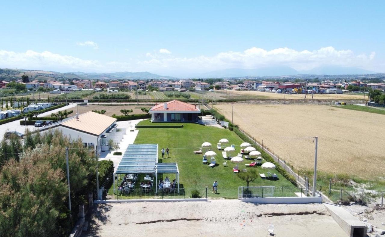 Agriturismo Frontemare 朱利亚诺瓦 外观 照片